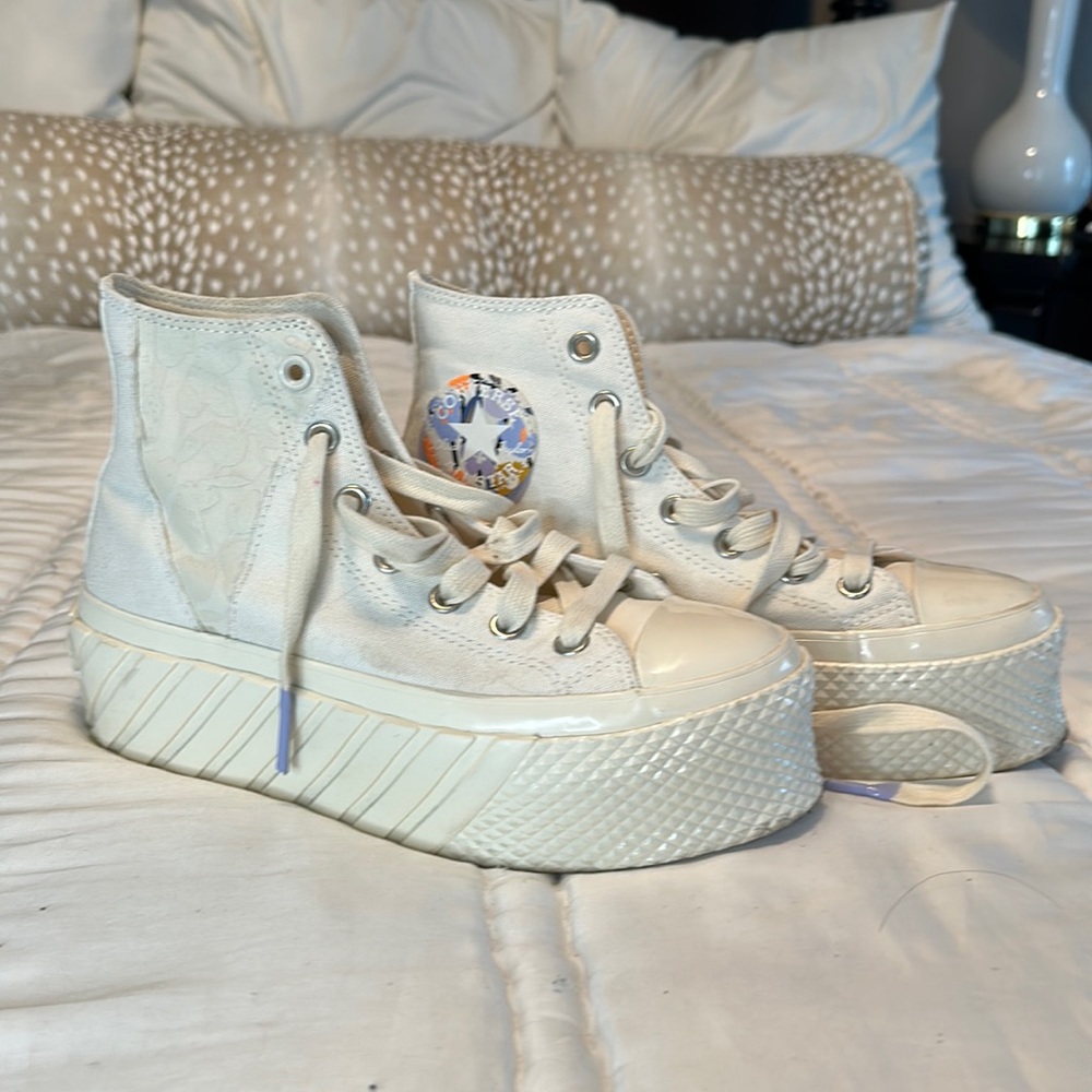 Hi top converse